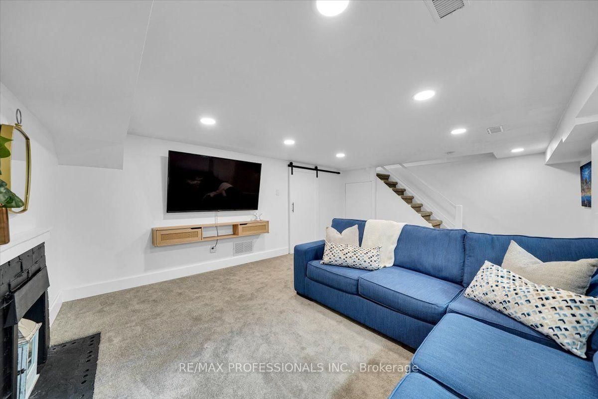 4 Winston Grove • Toronto, ON photo 30