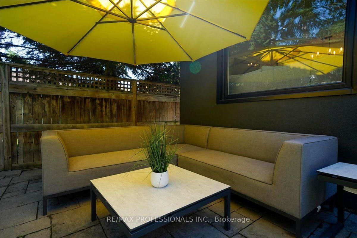 4 Winston Grove • Toronto, ON photo 43
