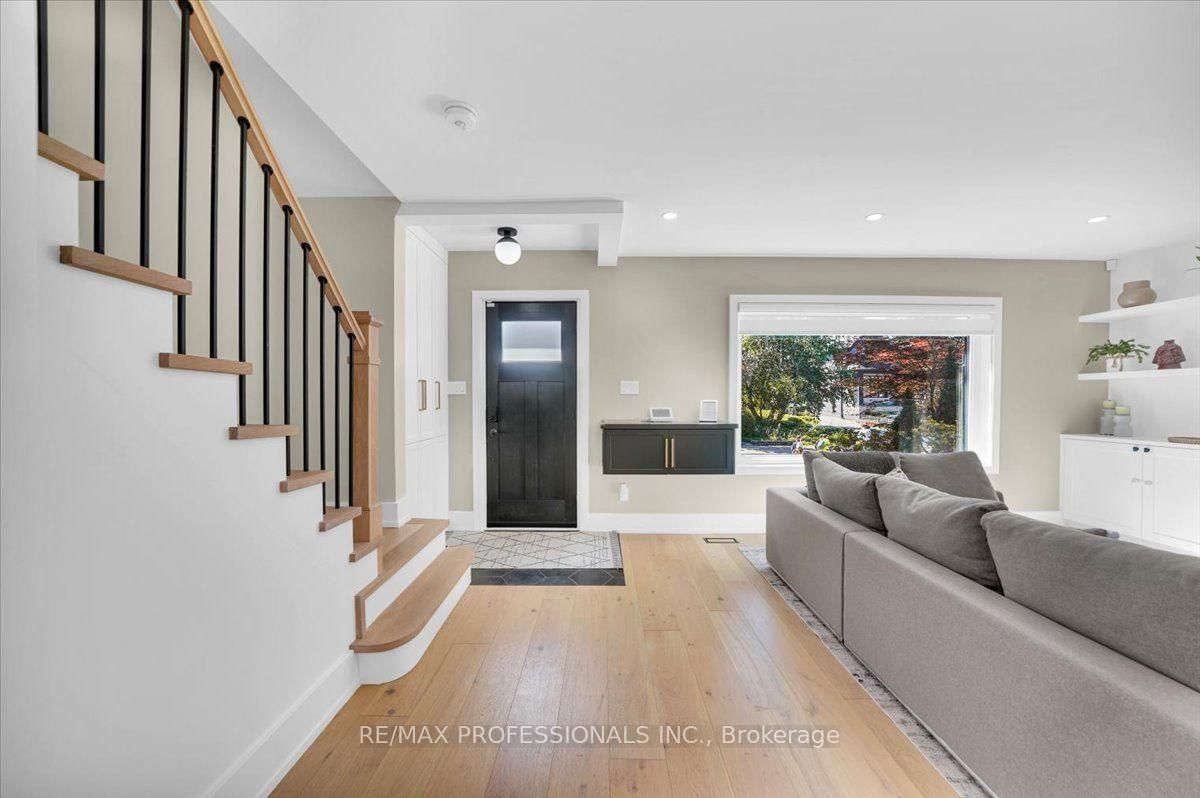 4 Winston Grove • Toronto, ON photo 5