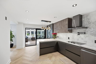3328 Riverspray Crescent • Mississauga, ON photo 9