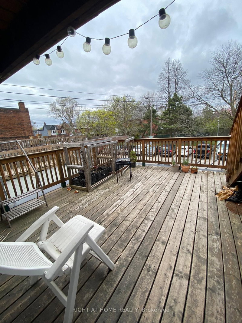 3A - 1022 Bloor Street W