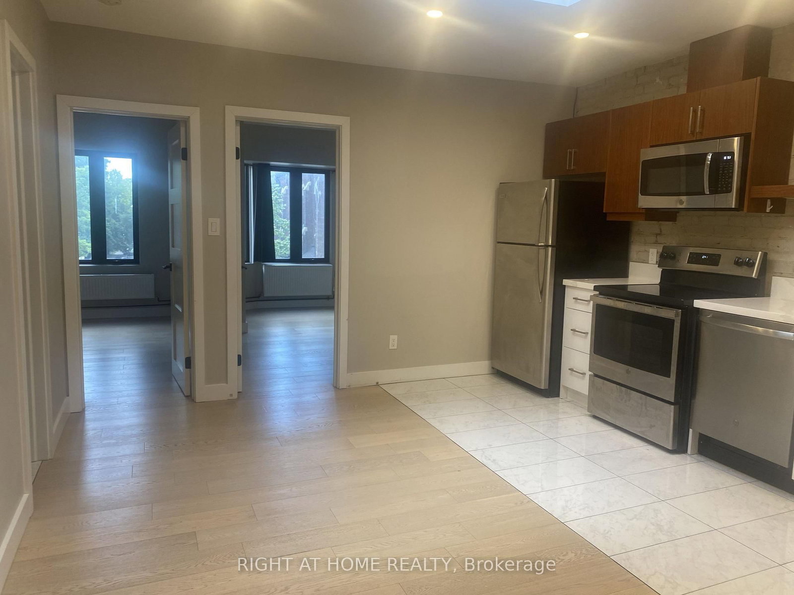 3A - 1022 Bloor Street W, Toronto 5