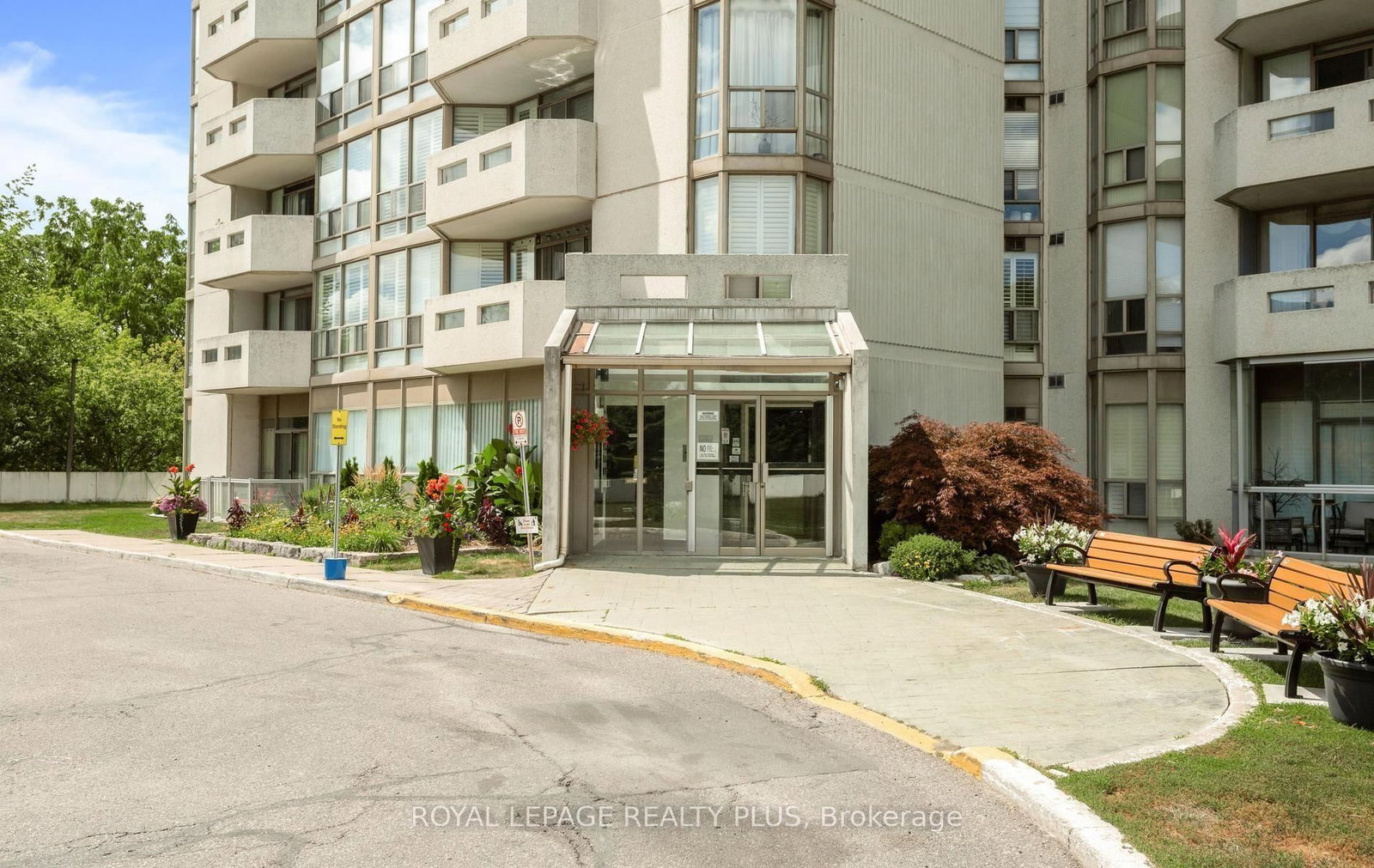20 MCFARLANE Drive • #1610 • Halton Hills, ON photo 3