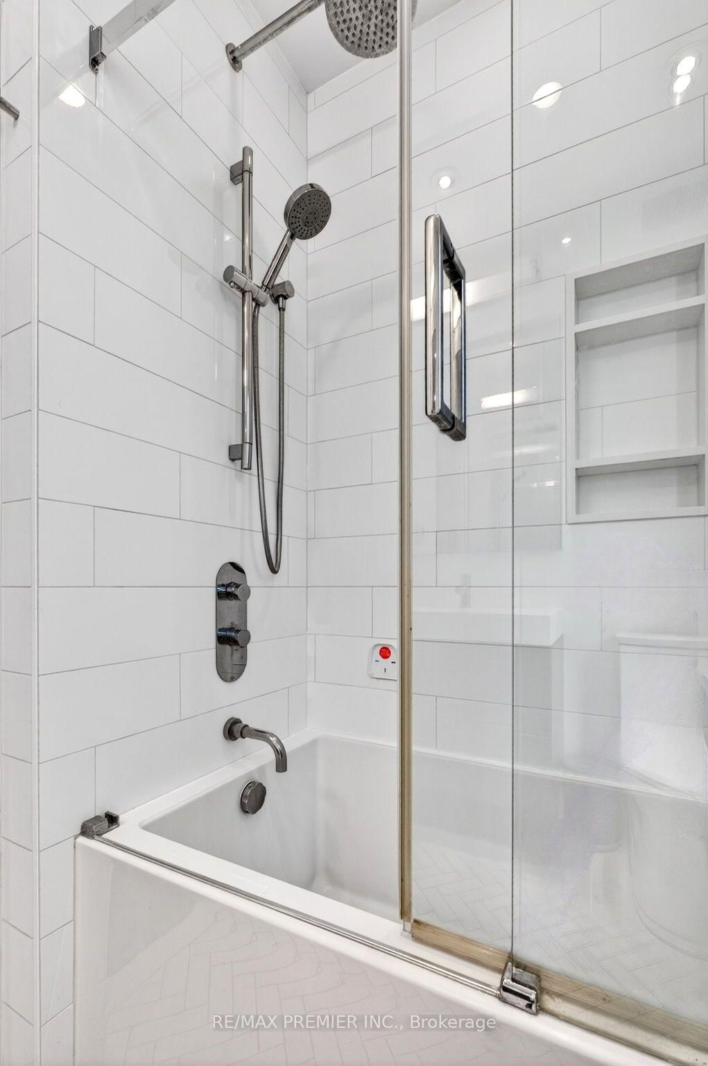 154 Fifth Street • Toronto, ON photo 18