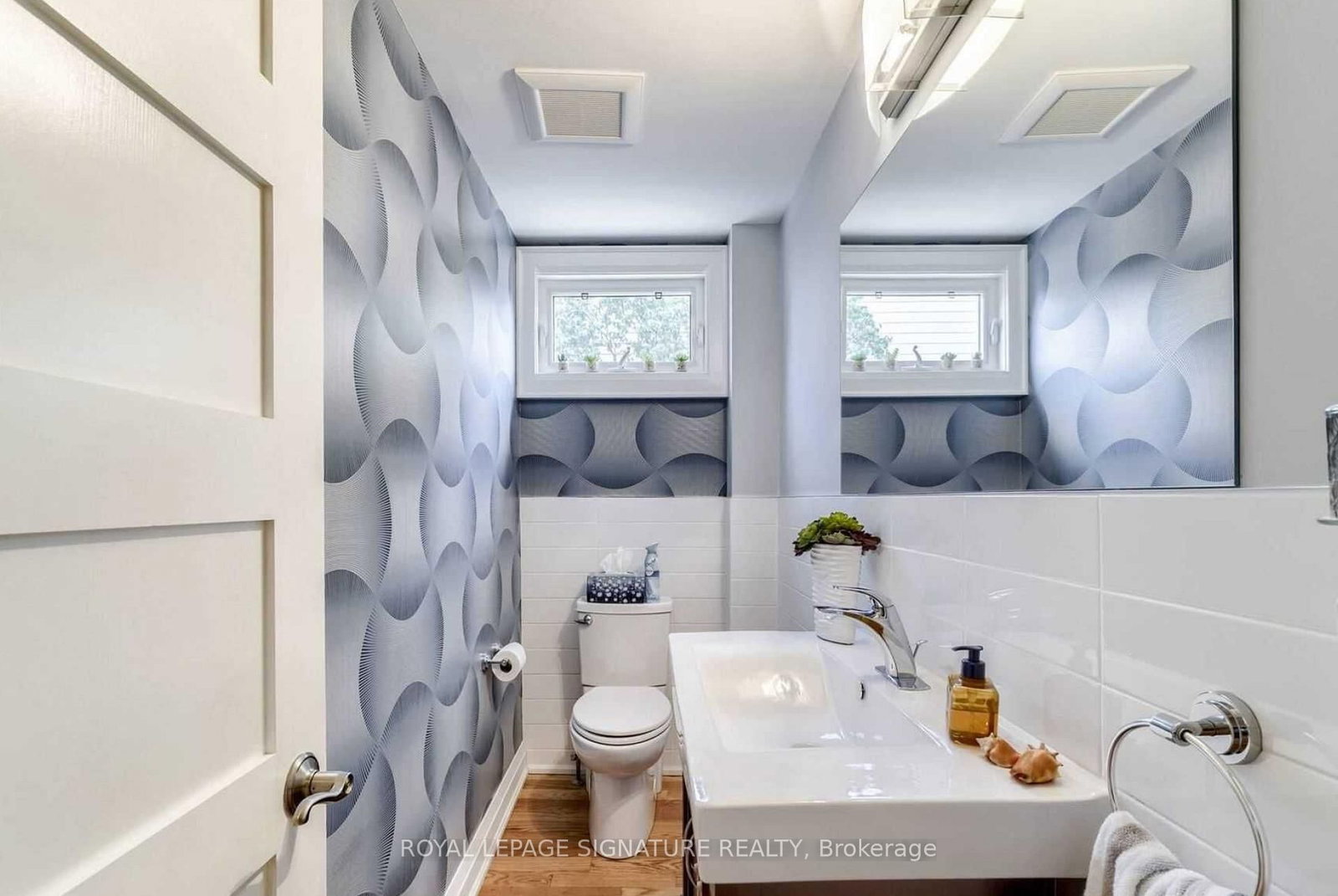 23 Abbs Street • Toronto, ON photo 9