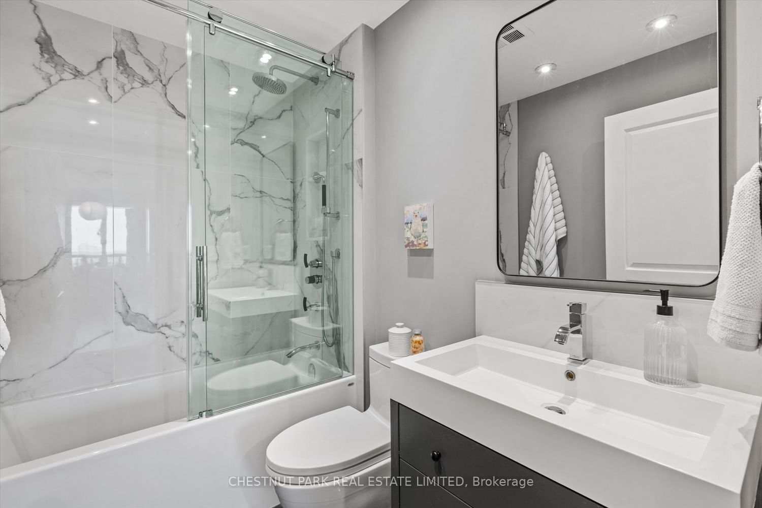 2087 Lake Shore Toronto,ON M8V 4G3 — Photo 13