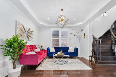 114 Mincing Trail • Brampton, ON photo 9