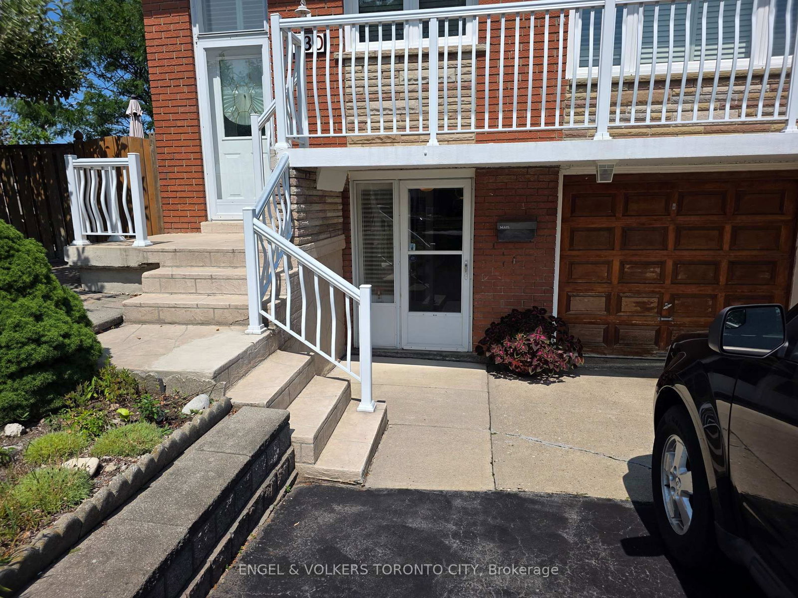 Lower - 130 Shoreham Drive, Toronto 2