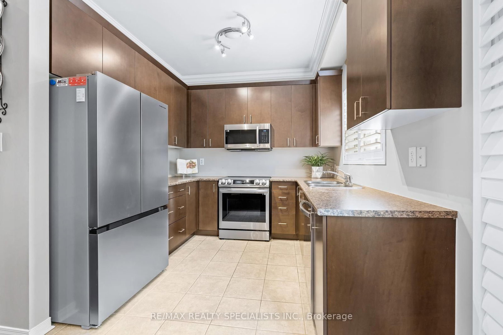 28 Chetholme Place • Halton Hills, ON photo 14