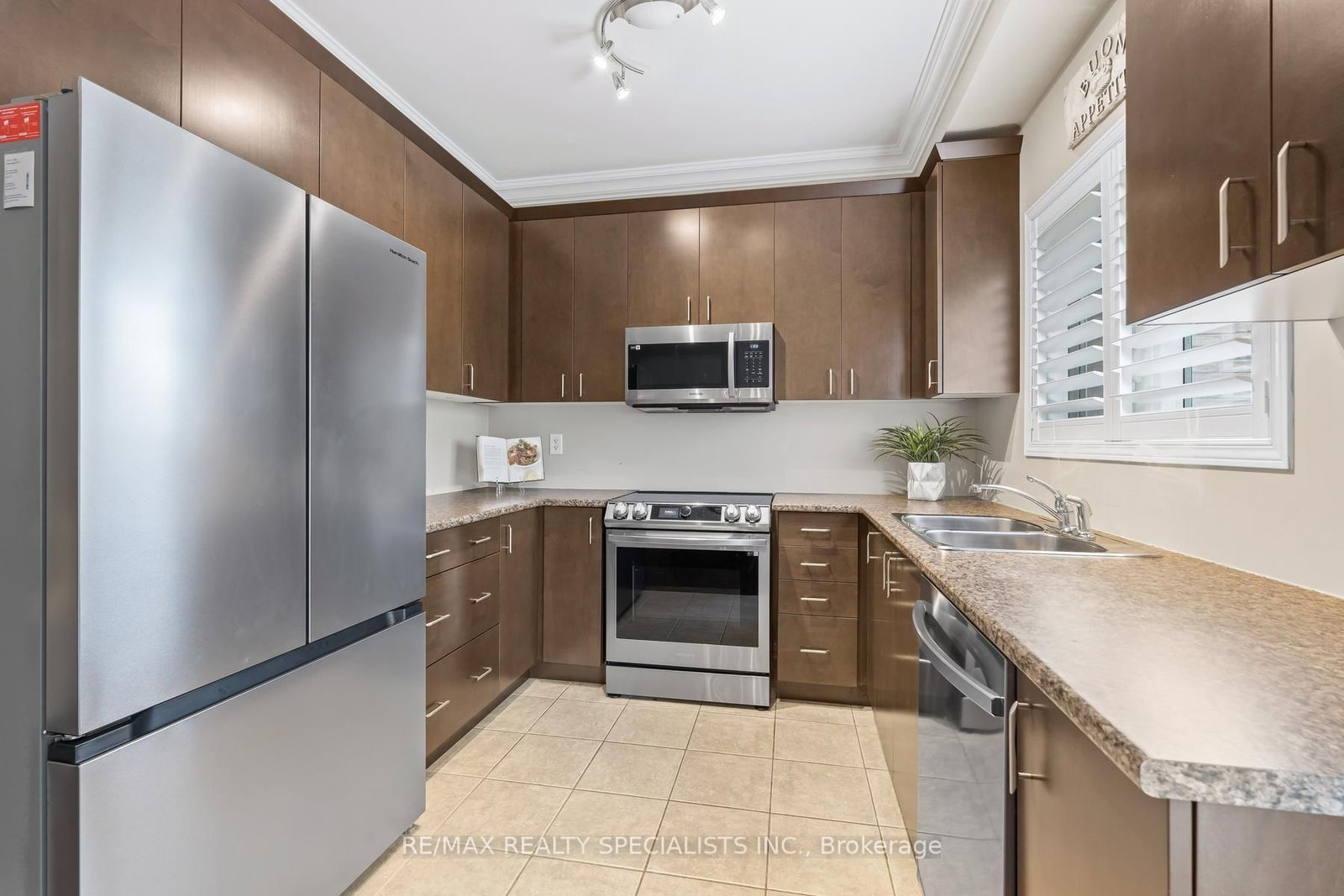28 Chetholme Place • Halton Hills, ON photo 15