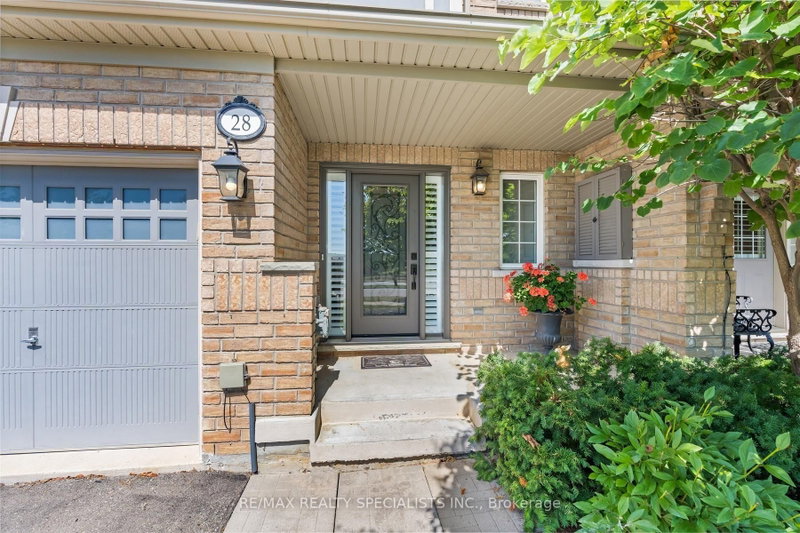 28 Chetholme Place