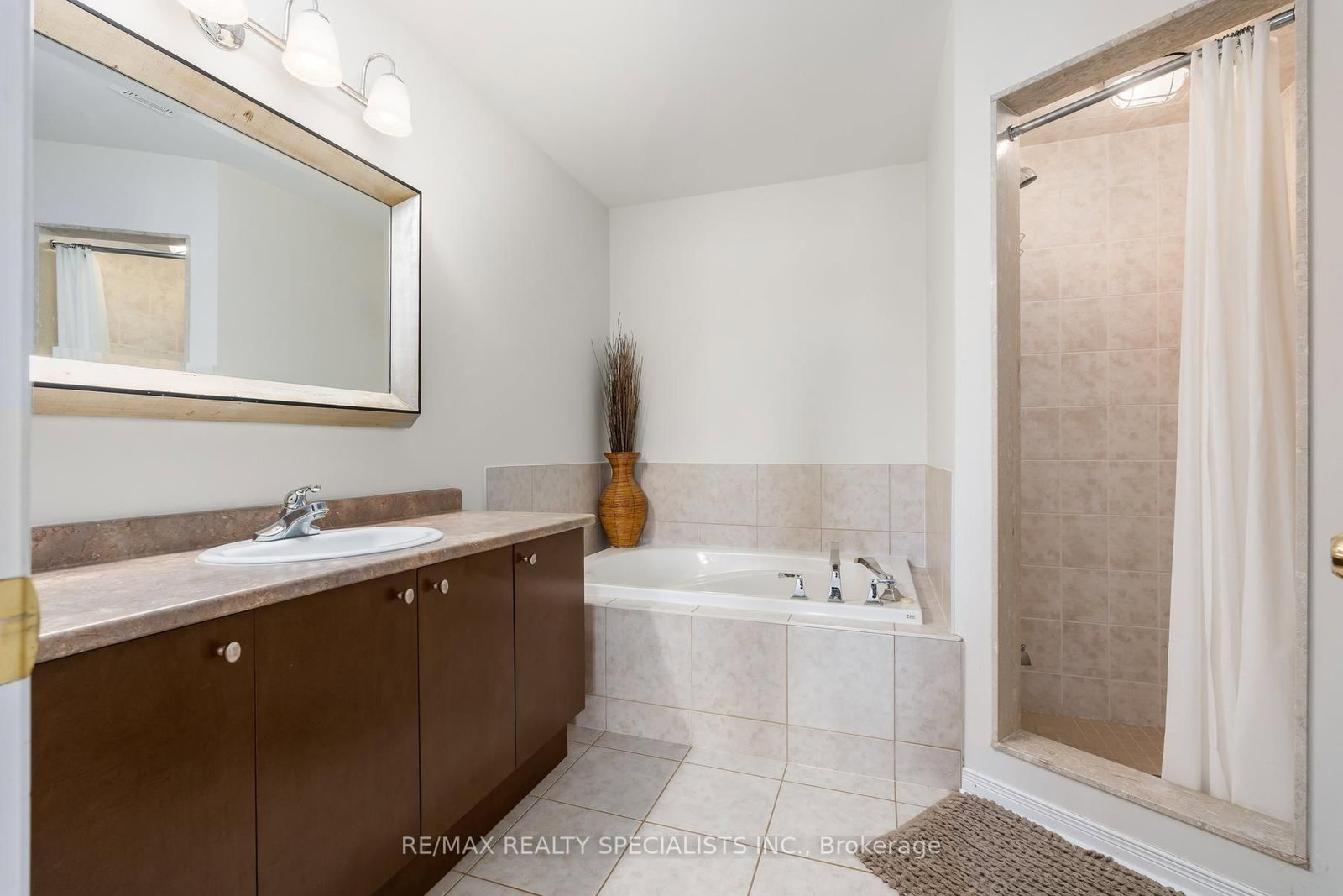 28 Chetholme Place • Halton Hills, ON photo 23