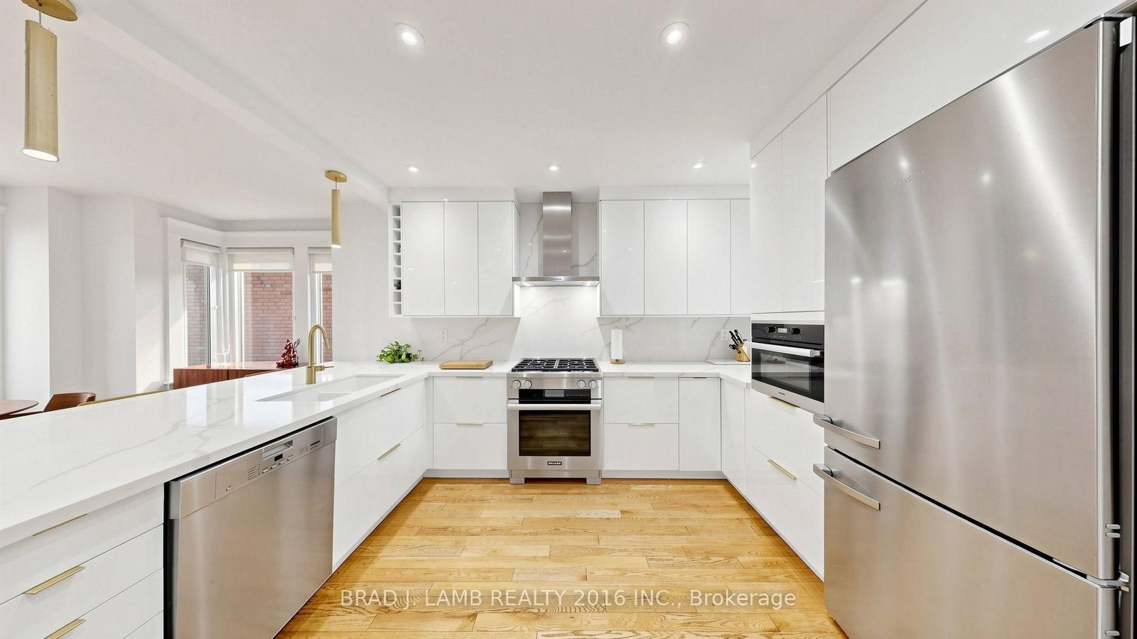 154 Fairview Avenue • Toronto, ON photo 10