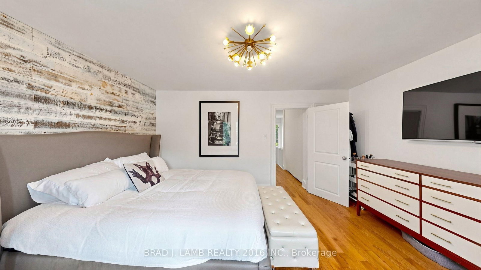 154 Fairview Avenue • Toronto, ON photo 12