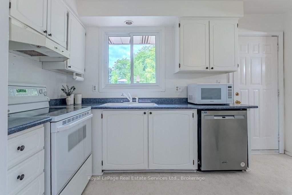 668 Maclaren Drive • Burlington, ON photo 10