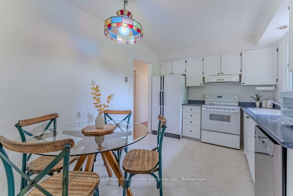 668 Maclaren Drive • Burlington, ON photo 11