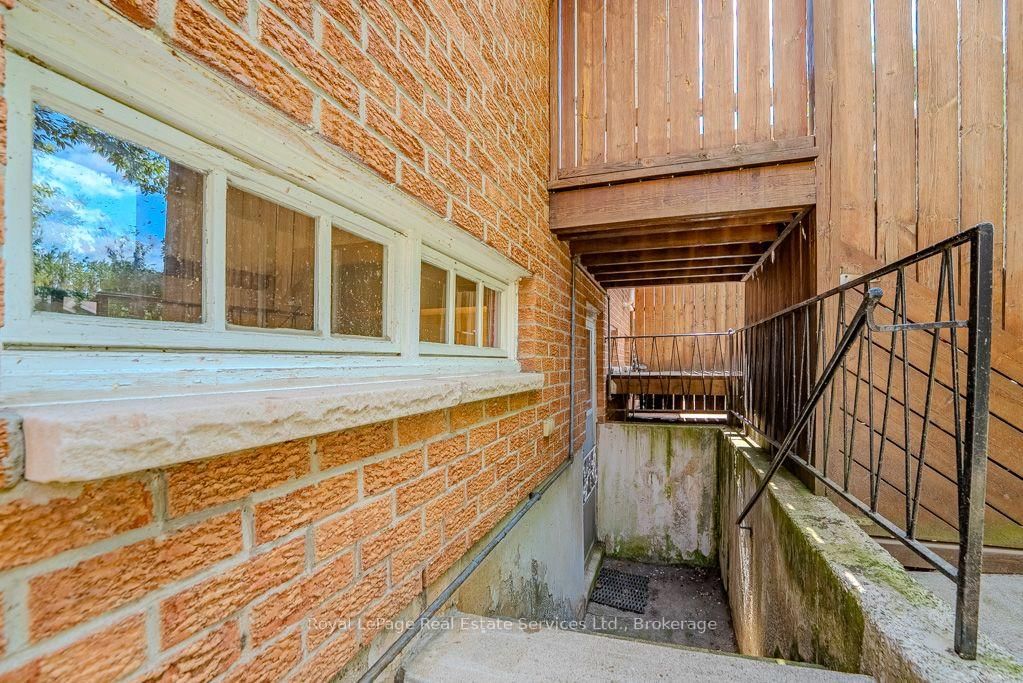 668 Maclaren Drive • Burlington, ON photo 31
