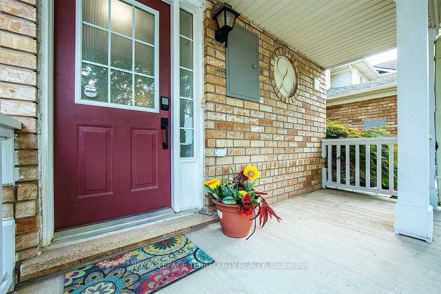 2458 Baintree Crescent 4