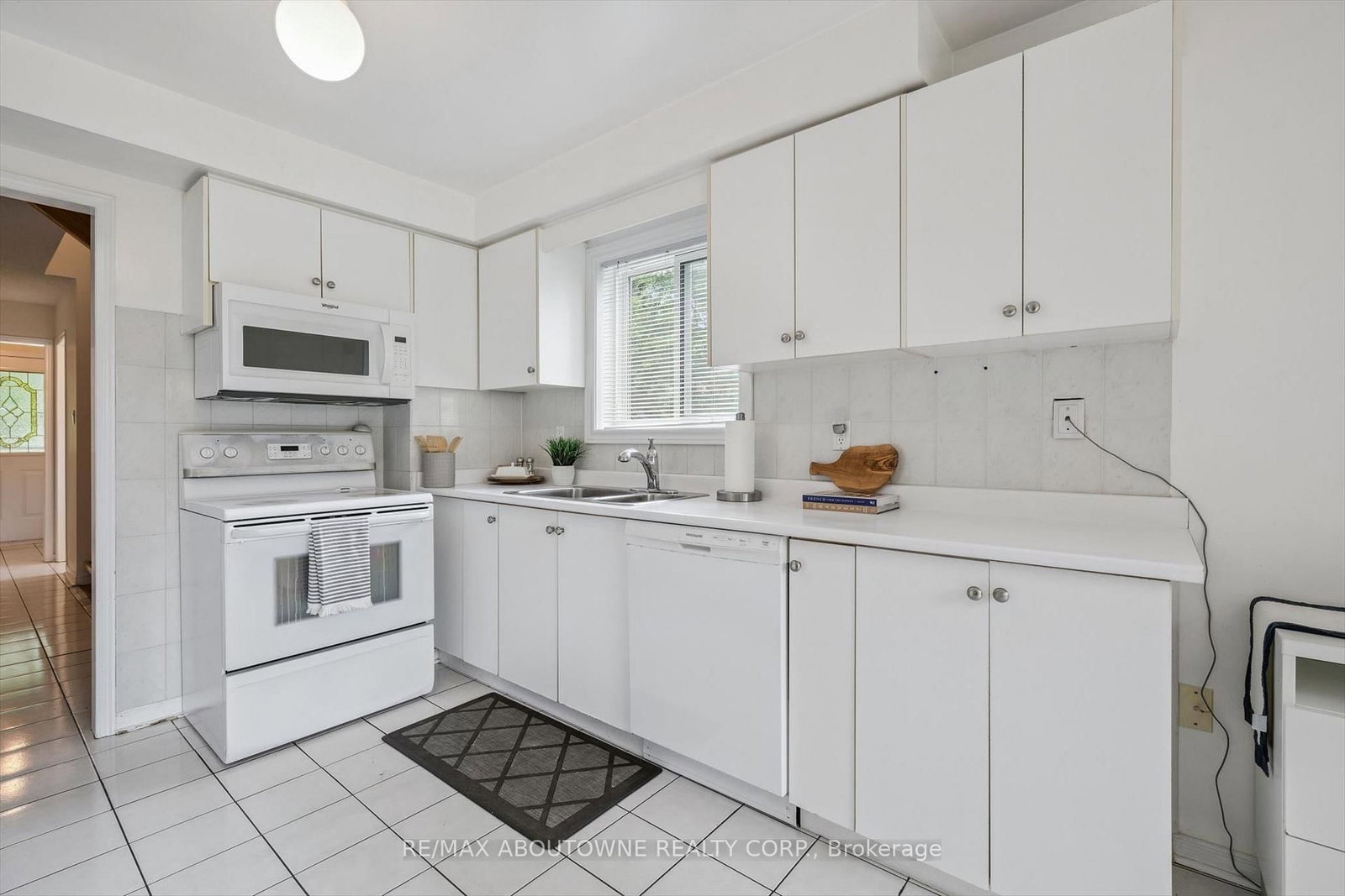 416 Marlatt Drive • Oakville, ON photo 11