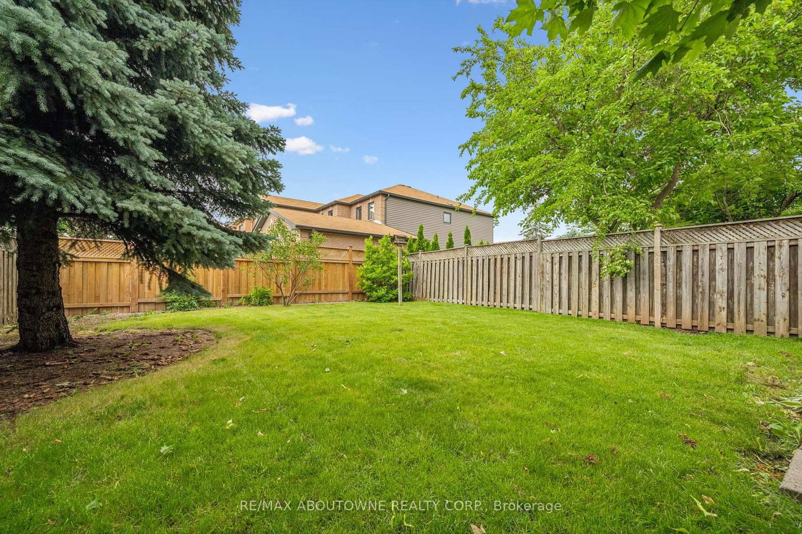 416 Marlatt Drive • Oakville, ON photo 32