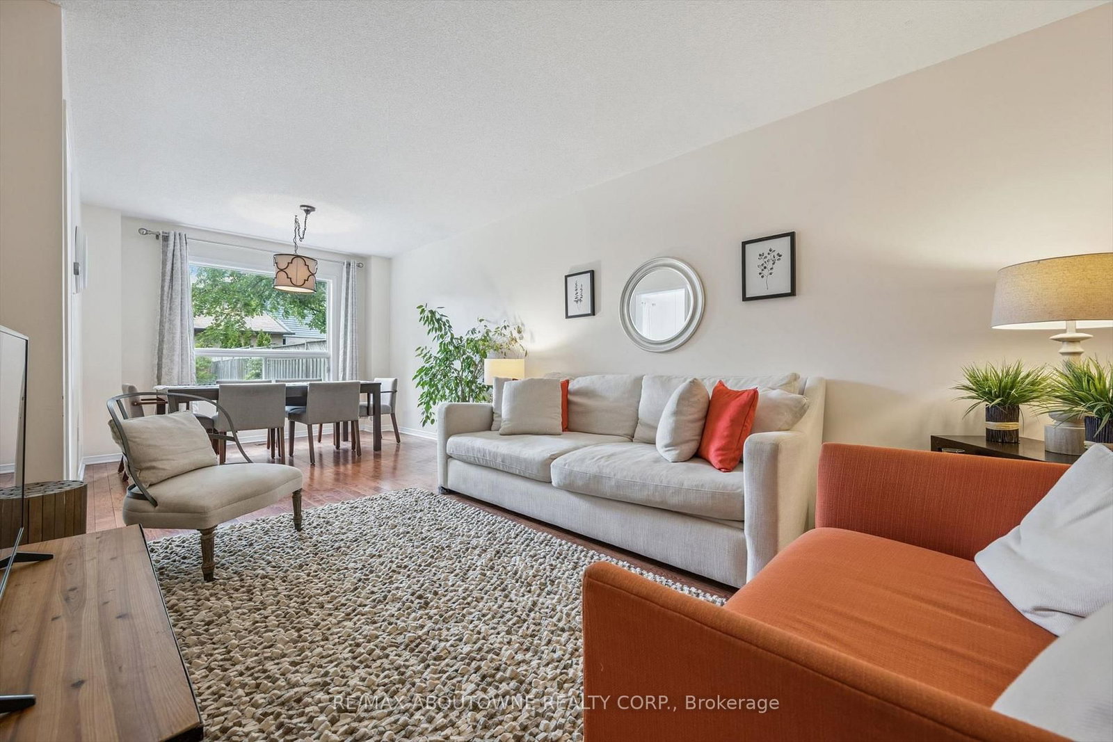 416 Marlatt Drive • Oakville, ON photo 5