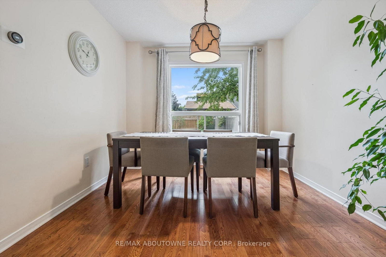416 Marlatt Drive • Oakville, ON photo 8