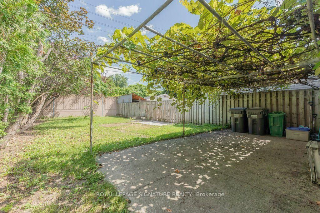 676 Abana Road • Mississauga, ON photo 32