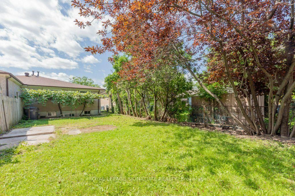 676 Abana Road • Mississauga, ON photo 36