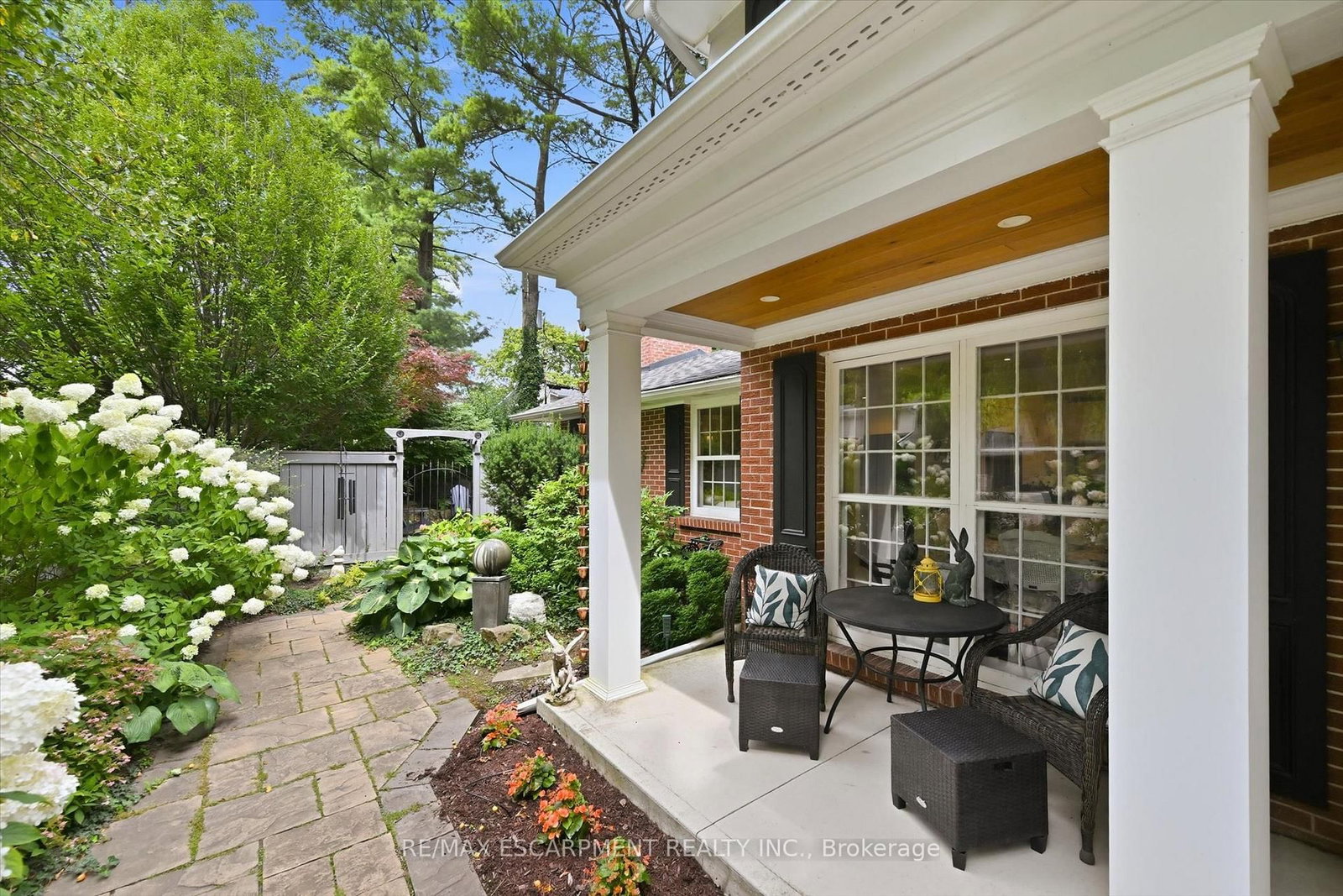 247 Linwood Crescent • Burlington, ON photo 8