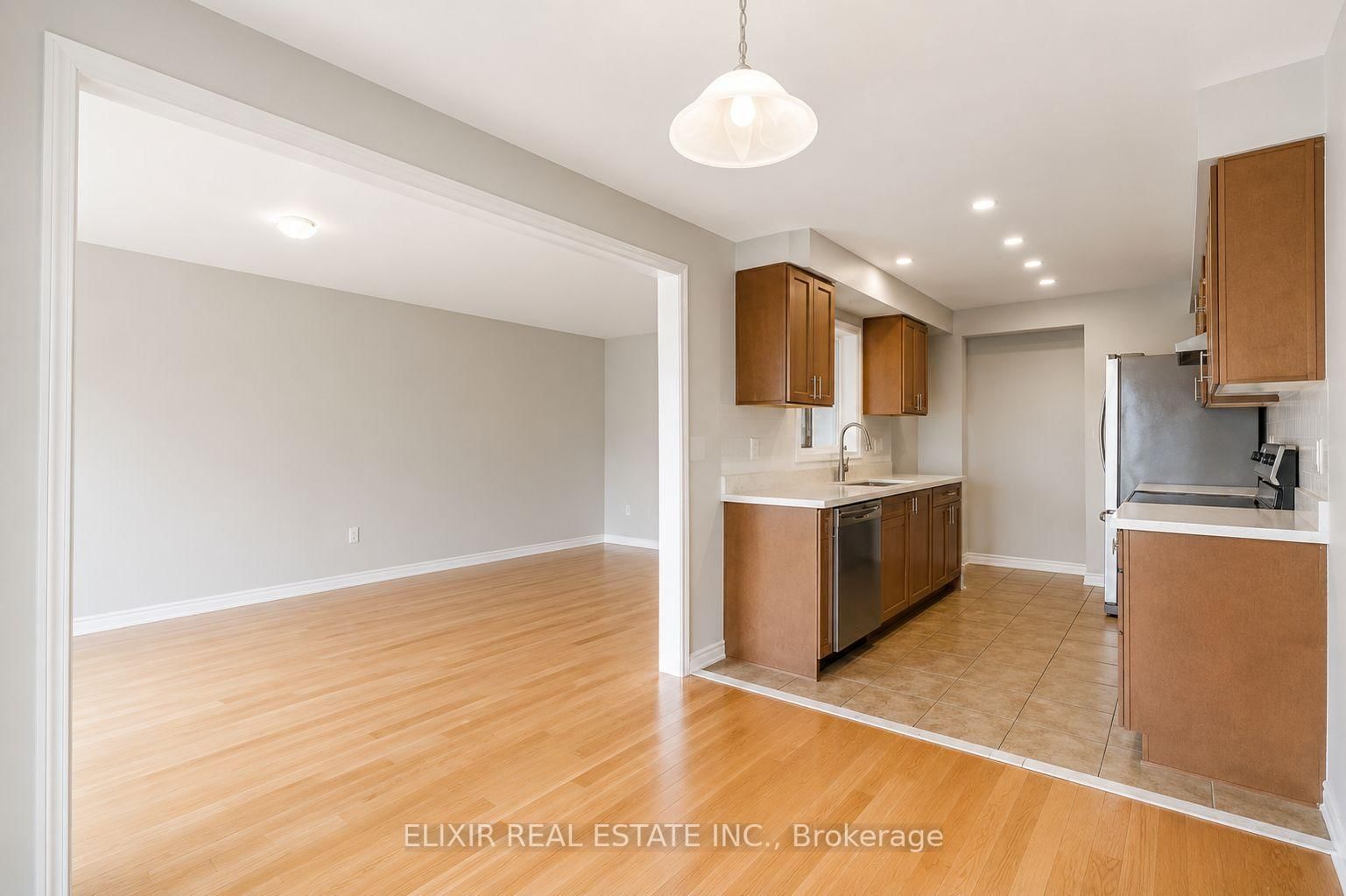 90 Delport Close • Brampton, ON photo 8