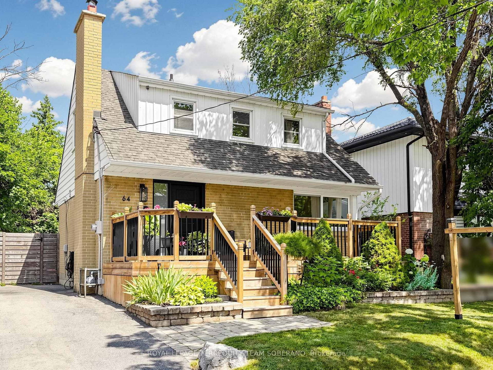 64 Clearbrooke Circle • Toronto, ON photo 3