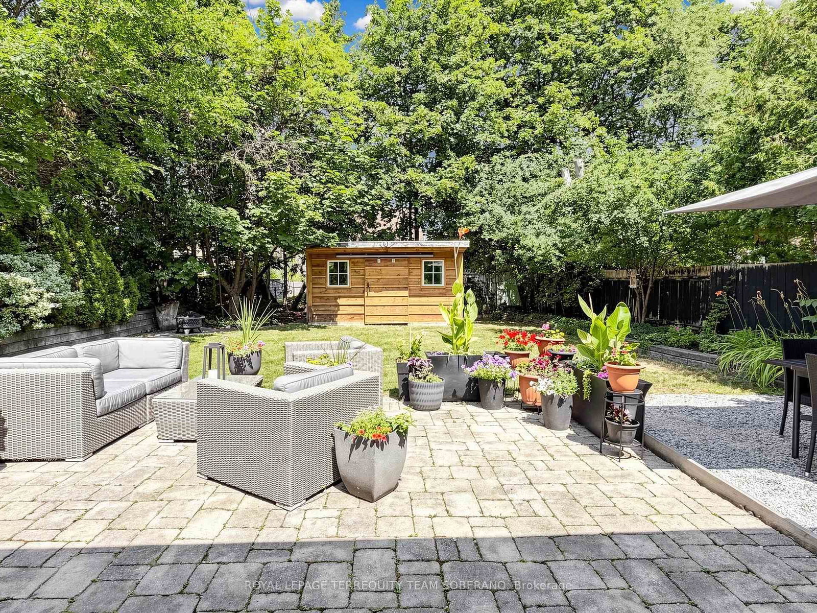 64 Clearbrooke Circle • Toronto, ON photo 37