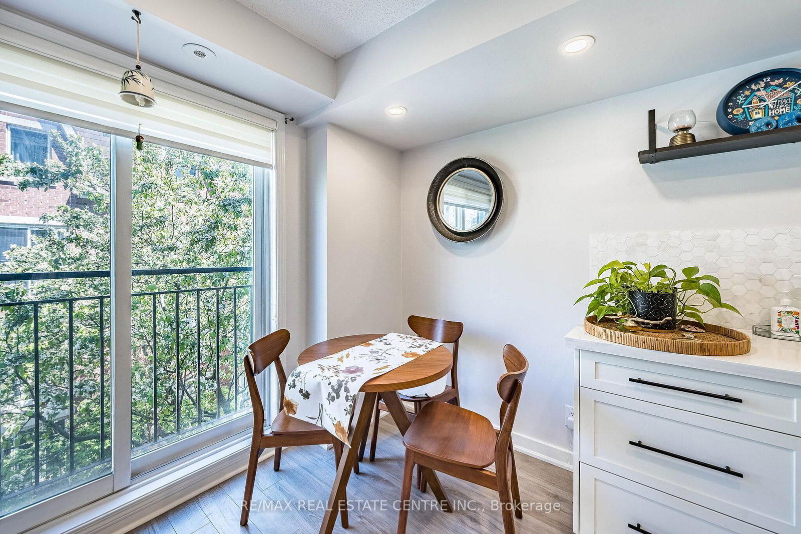 16 Laidlaw Street • #920 • Toronto, ON photo 19