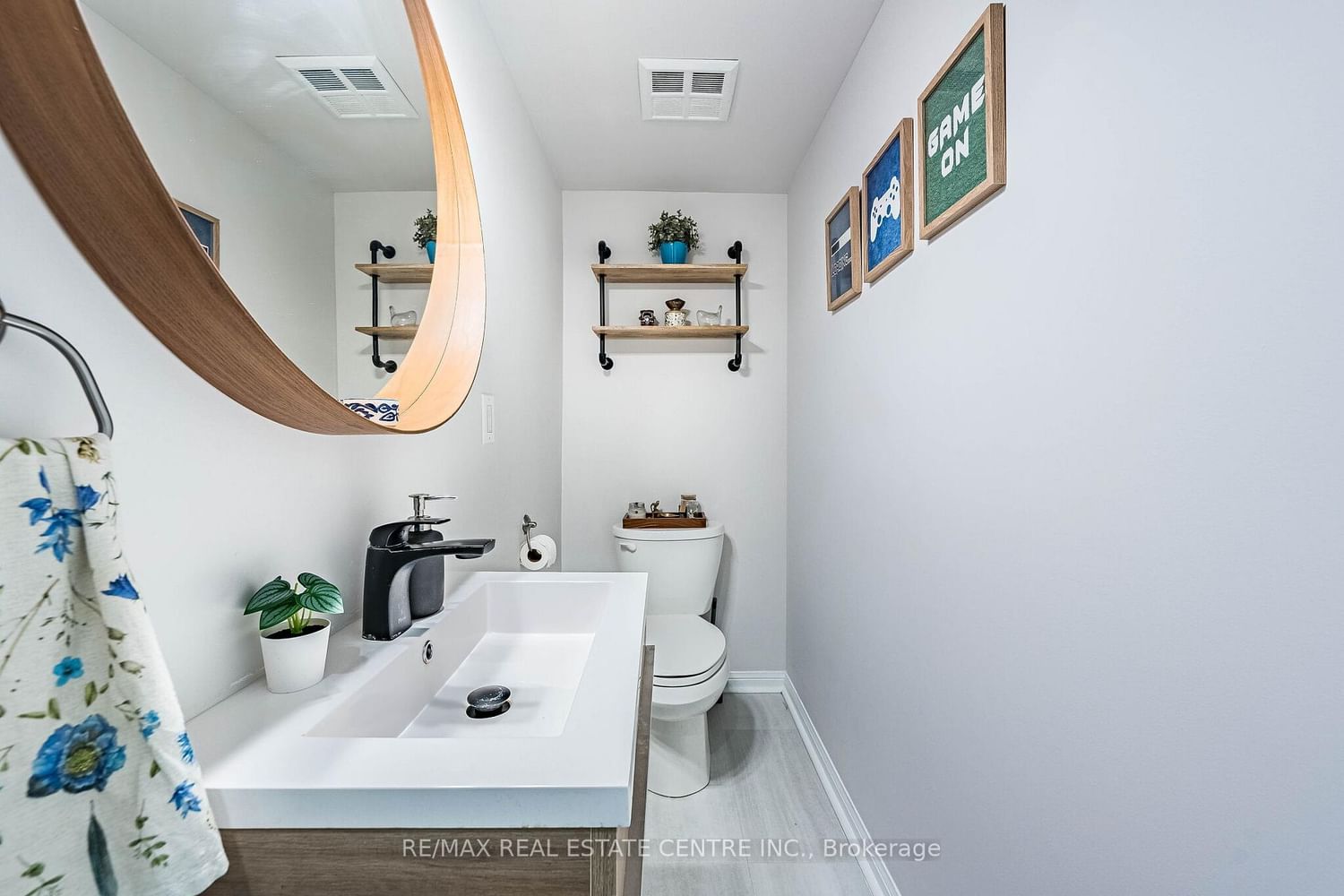 16 Laidlaw Street • #920 • Toronto, ON photo 9