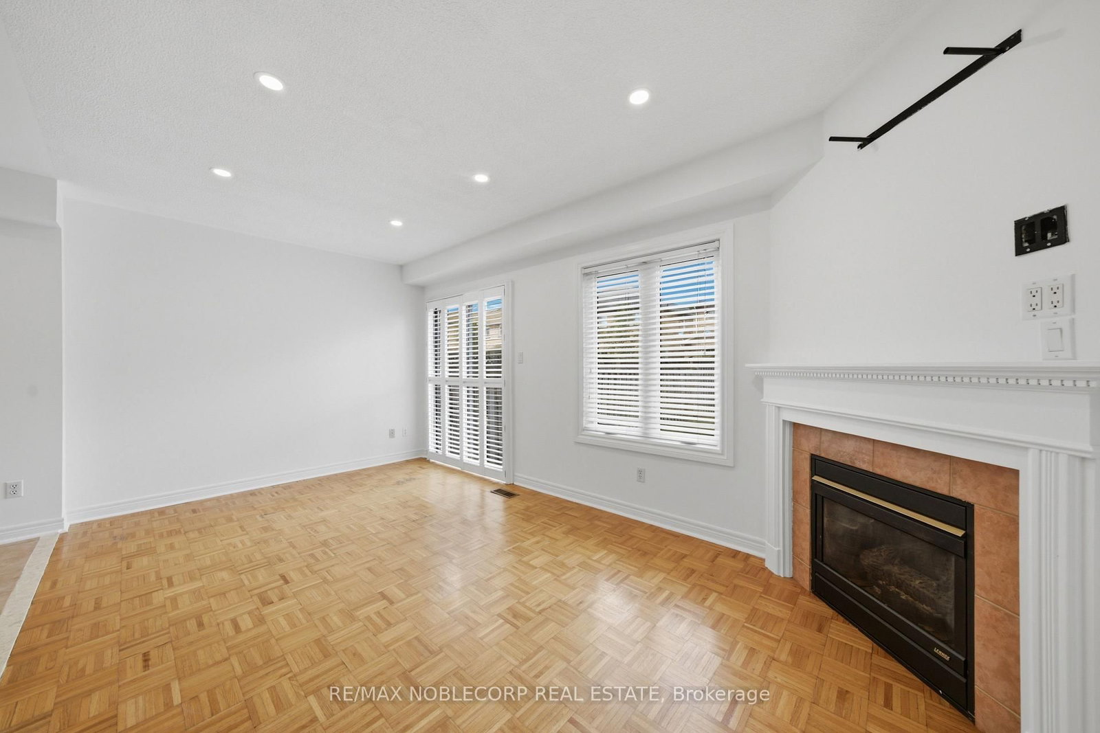 22 Carriage House Rd, Caledon, view 21