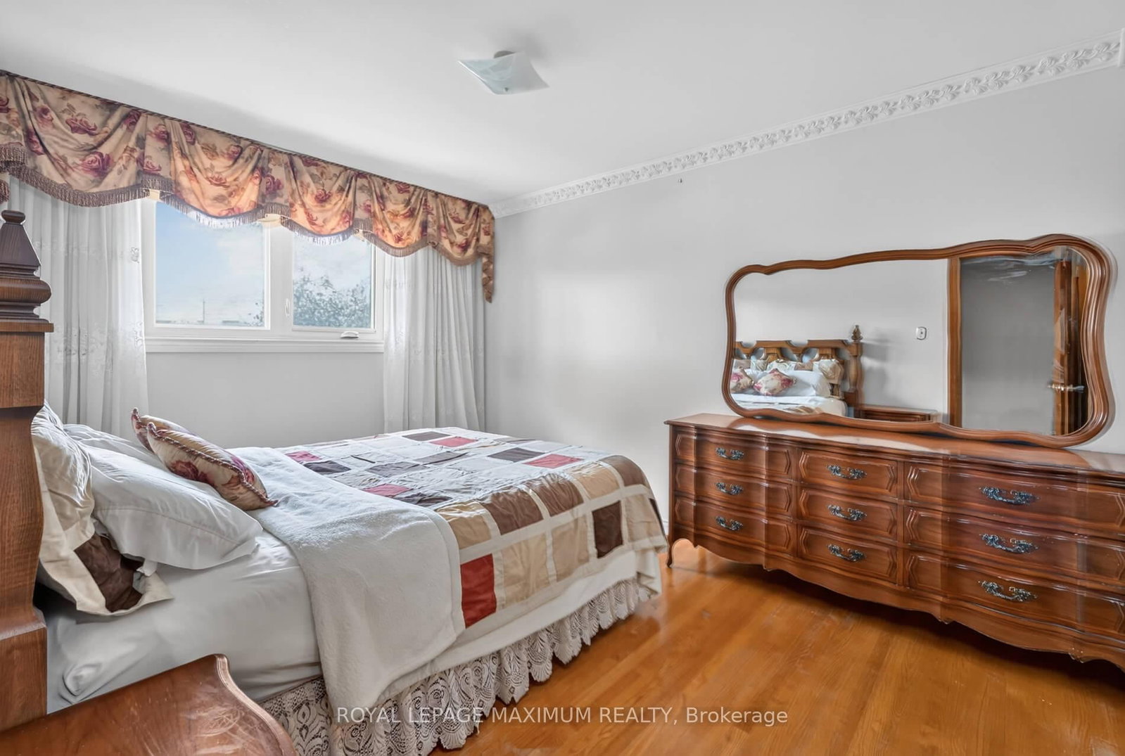 11 Hisey Crescent • Toronto, ON photo 17