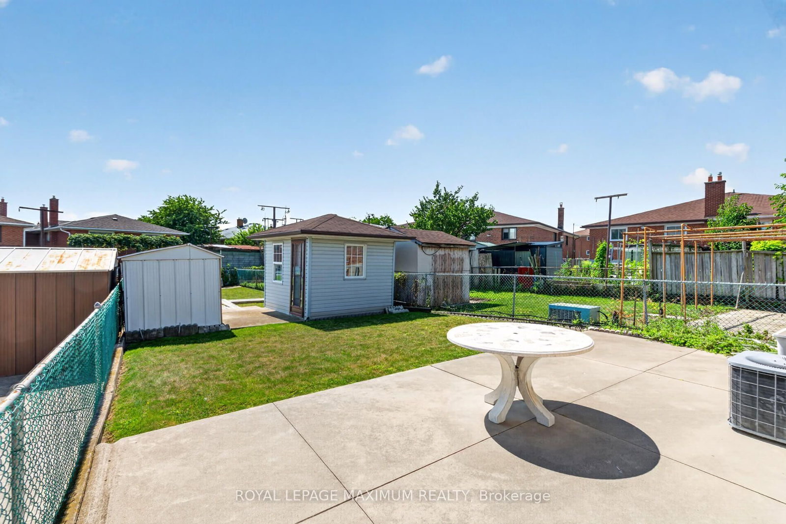 11 Hisey Crescent • Toronto, ON photo 37
