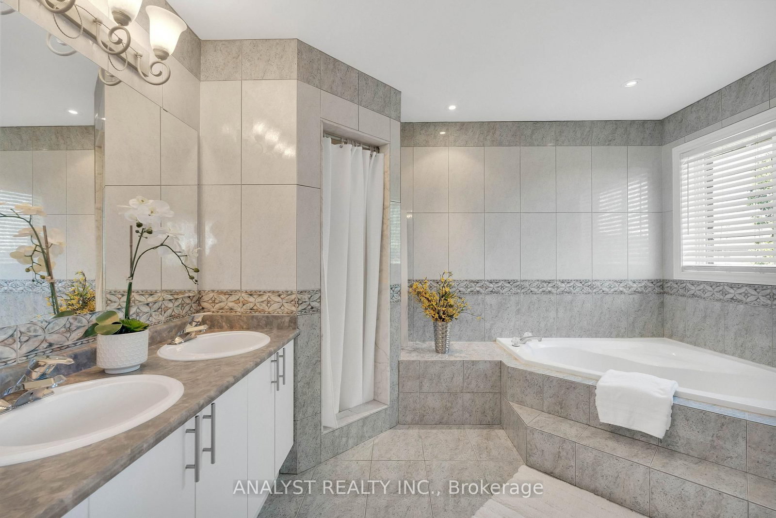 216 Waterbury Street • Caledon, ON photo 29