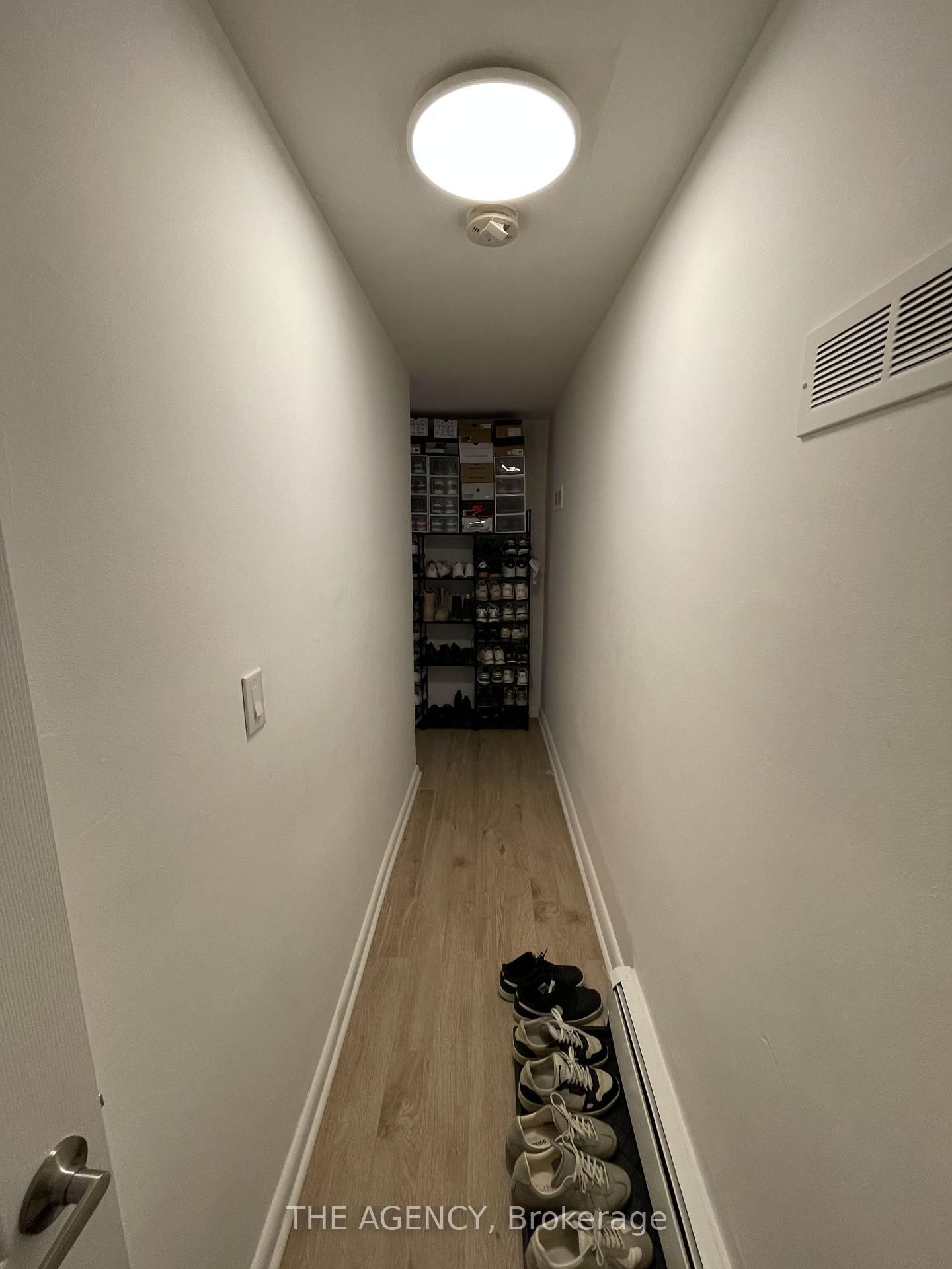 4 - 2940 Dundas Street W, Toronto 2