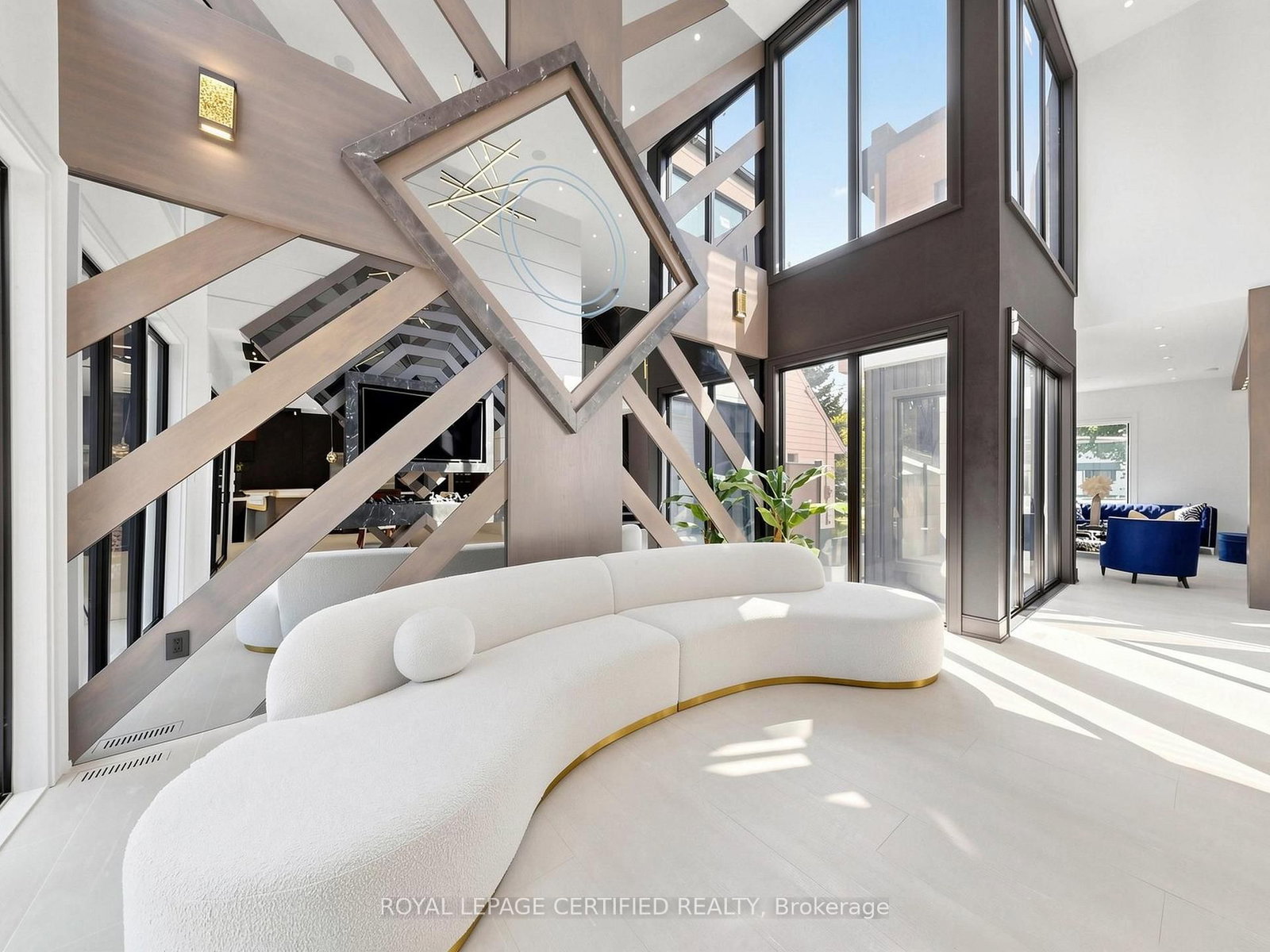 2378 Rebecca Street • Oakville, ON photo 11
