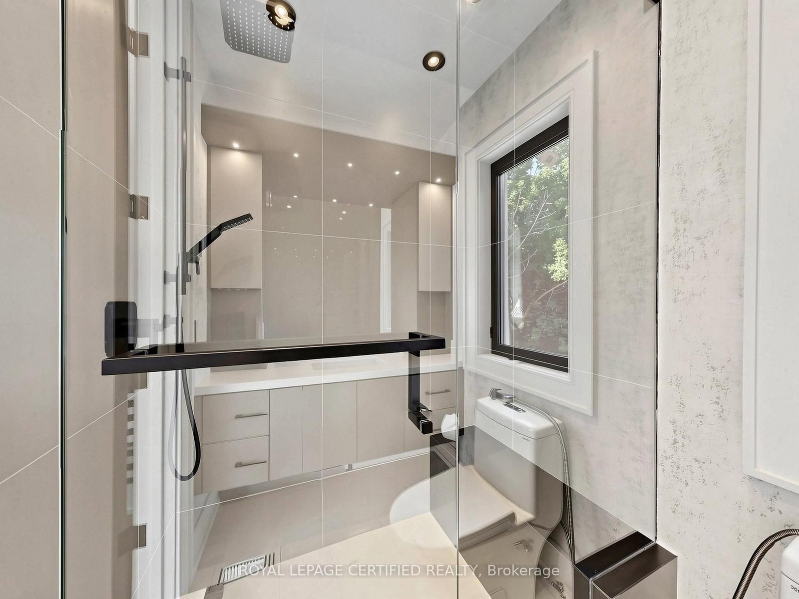 2378 Rebecca Street • Oakville, ON photo 33