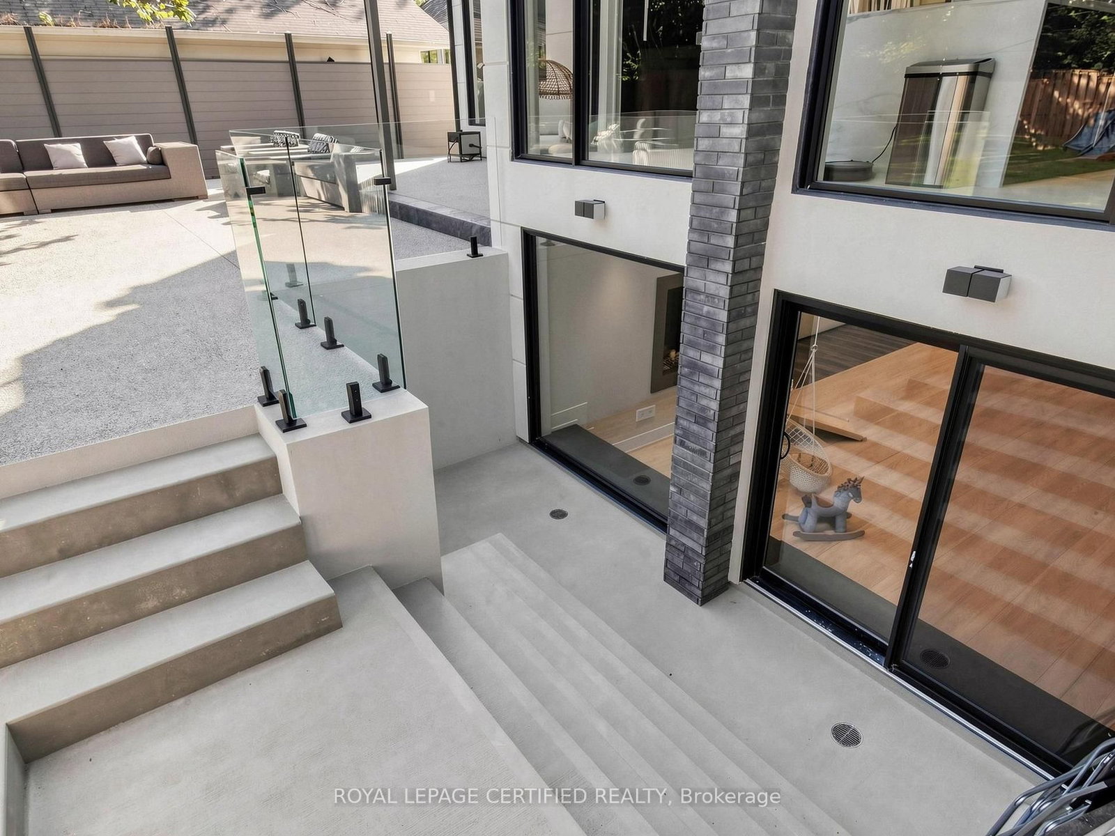 2378 Rebecca Street • Oakville, ON photo 45