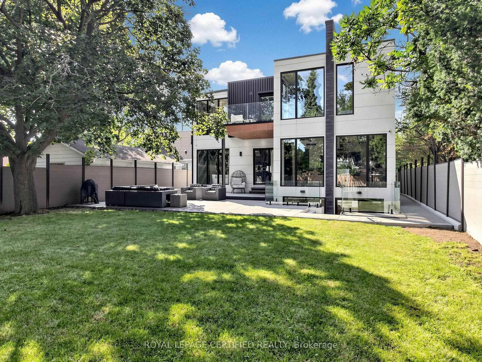 2378 Rebecca Street • Oakville, ON photo 48