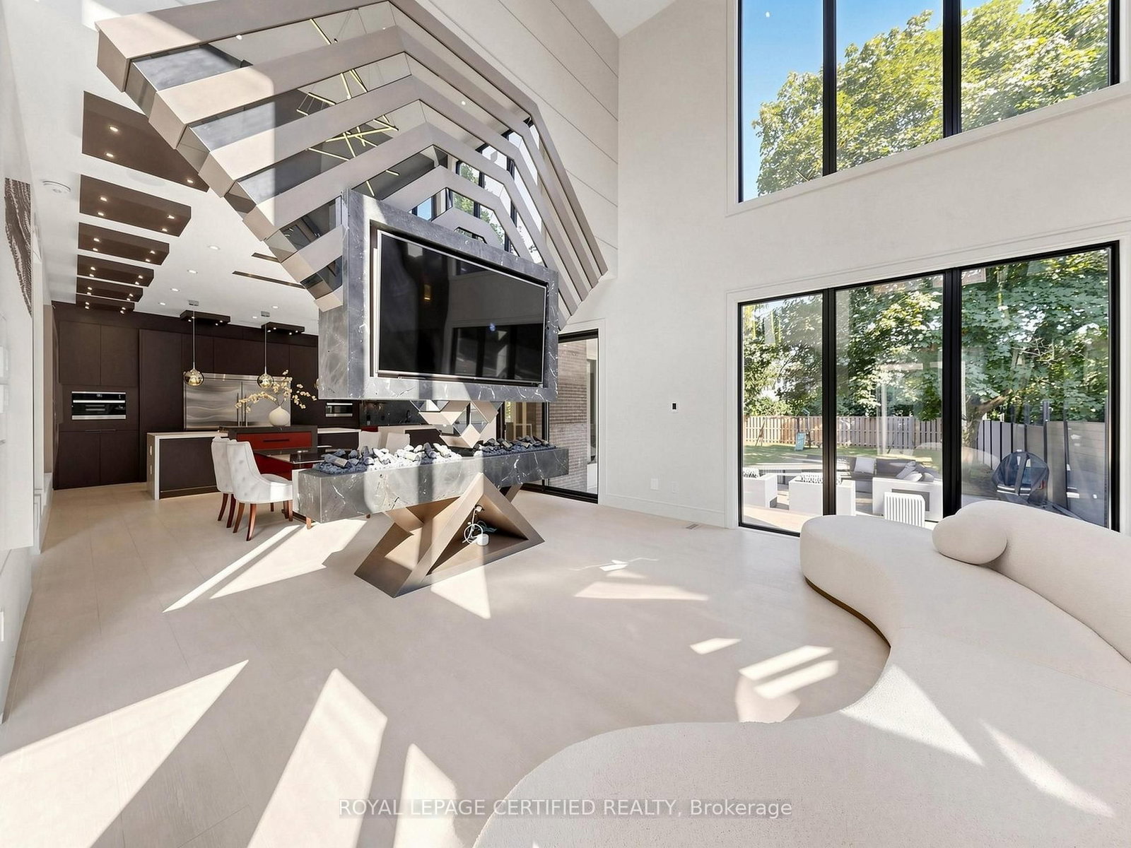2378 Rebecca Street • Oakville, ON photo 9