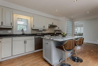 892 North Shore Boulevard W • Burlington, ON photo 8
