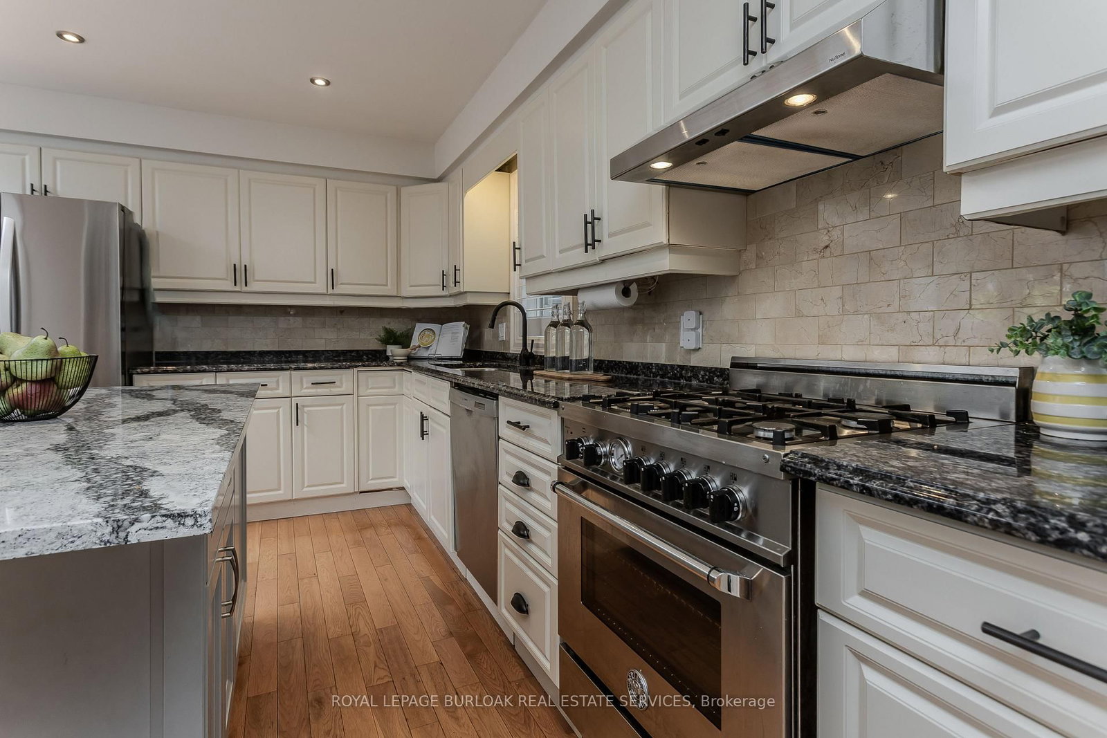 892 North Shore Boulevard W • Burlington, ON photo 9