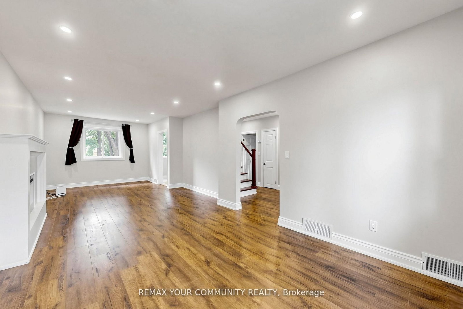 22 Havenridge Drive • Toronto, ON photo 8