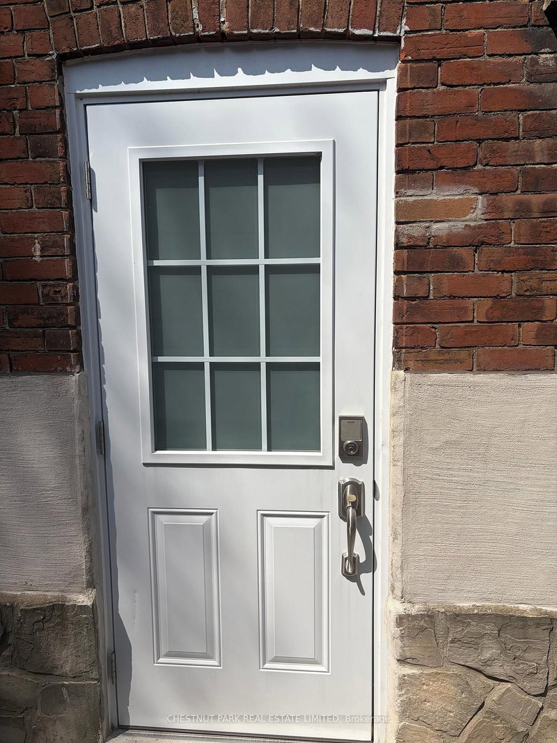 15 Denison Road E