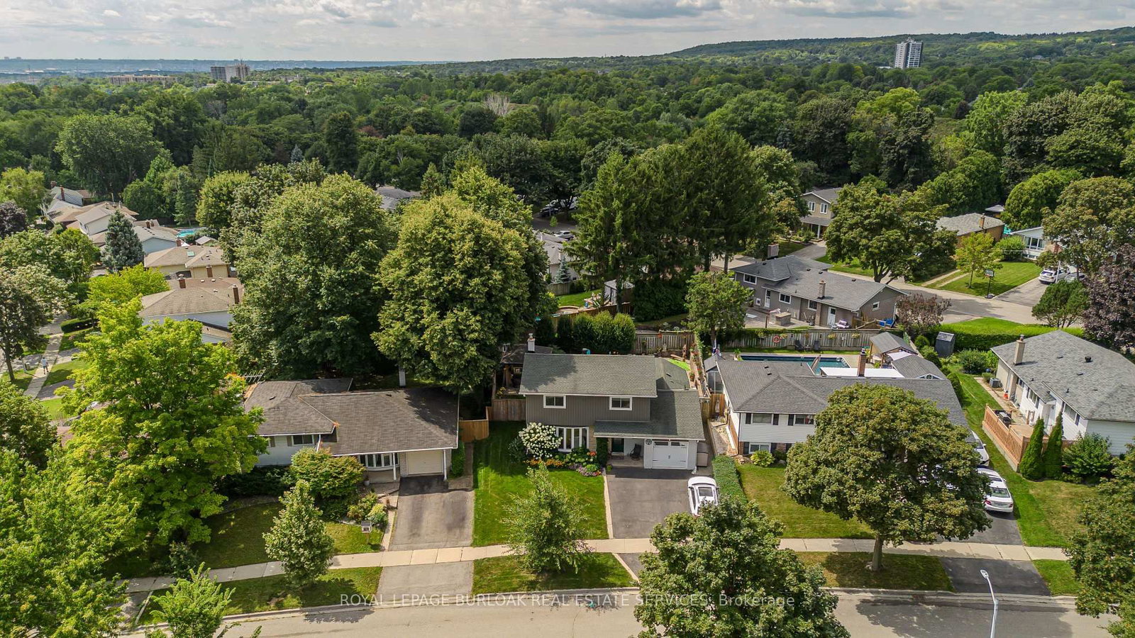 2124 Sandringham Drive • Burlington, ON photo 30