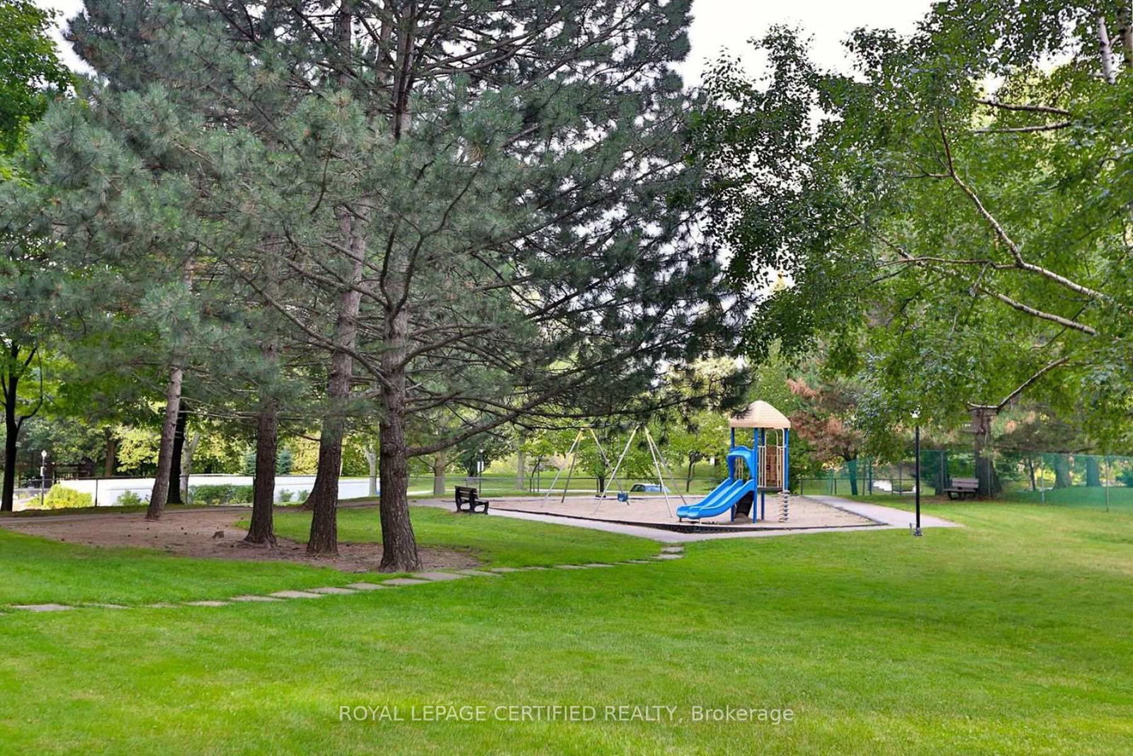 3170 Kirwin Mississauga,ON L5A 3R1 — Photo 40